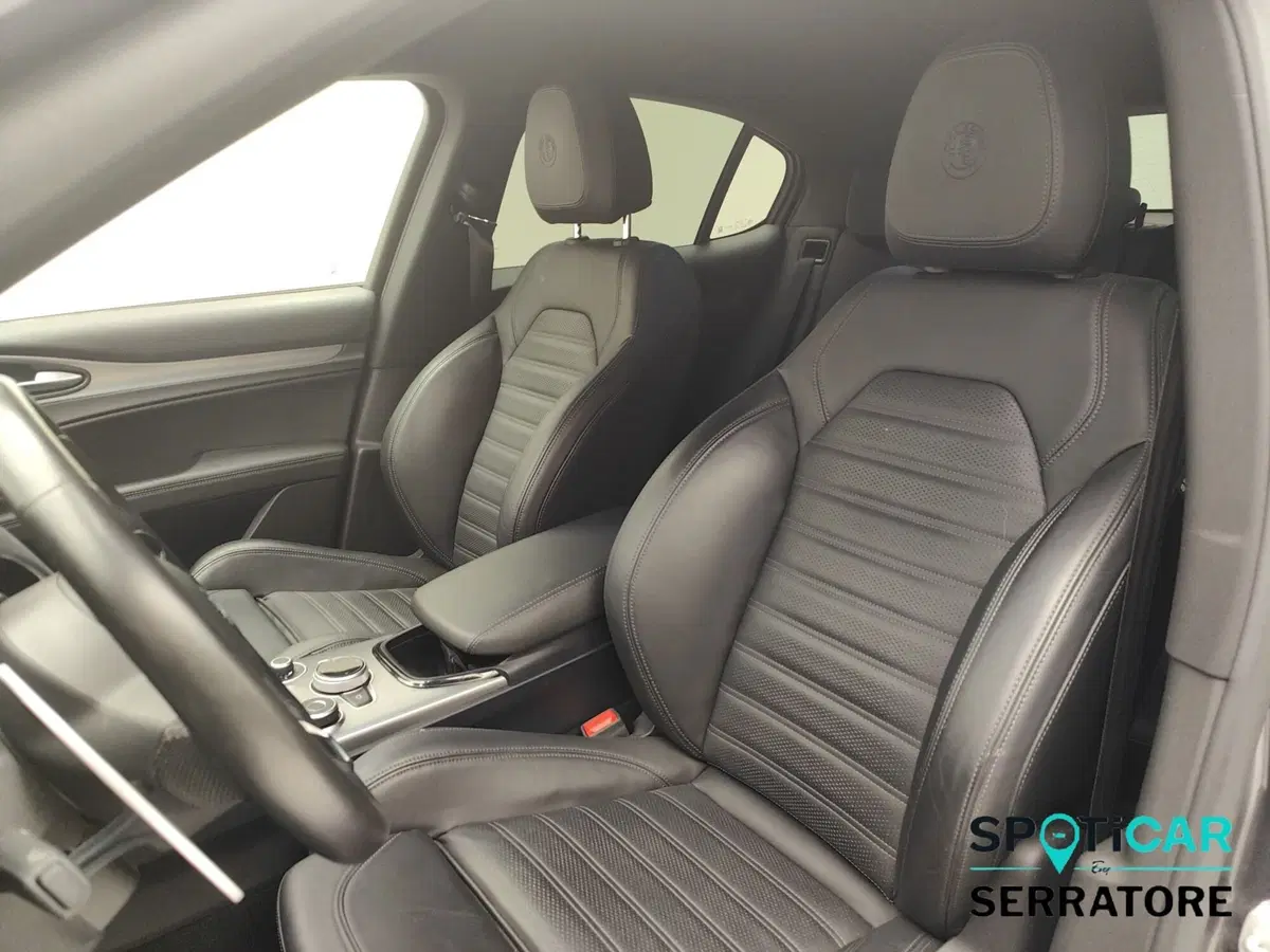 Alfa Romeo Stelvio usata a Como (12)