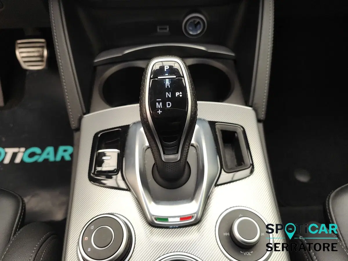 Alfa Romeo Stelvio usata a Como (20)