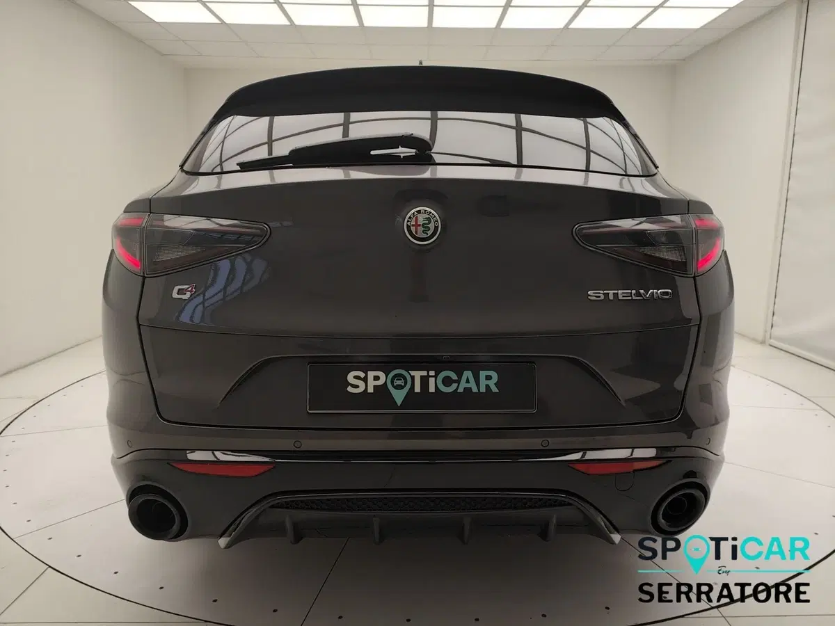 Alfa Romeo Stelvio usata a Como (5)