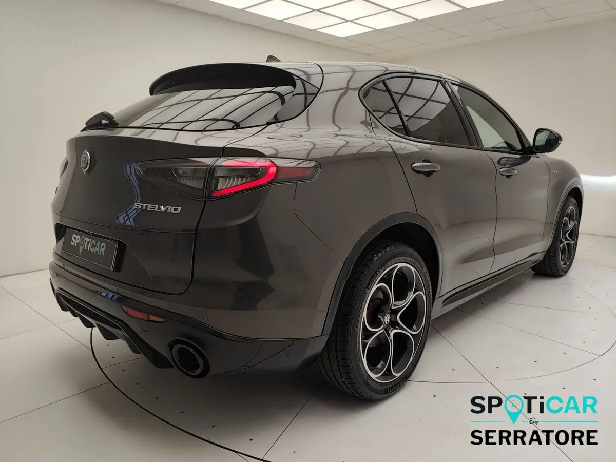 Alfa Romeo Stelvio usata a Como (6)