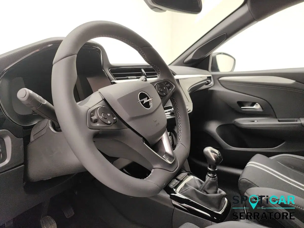 Opel Corsa nuova a Como (8)