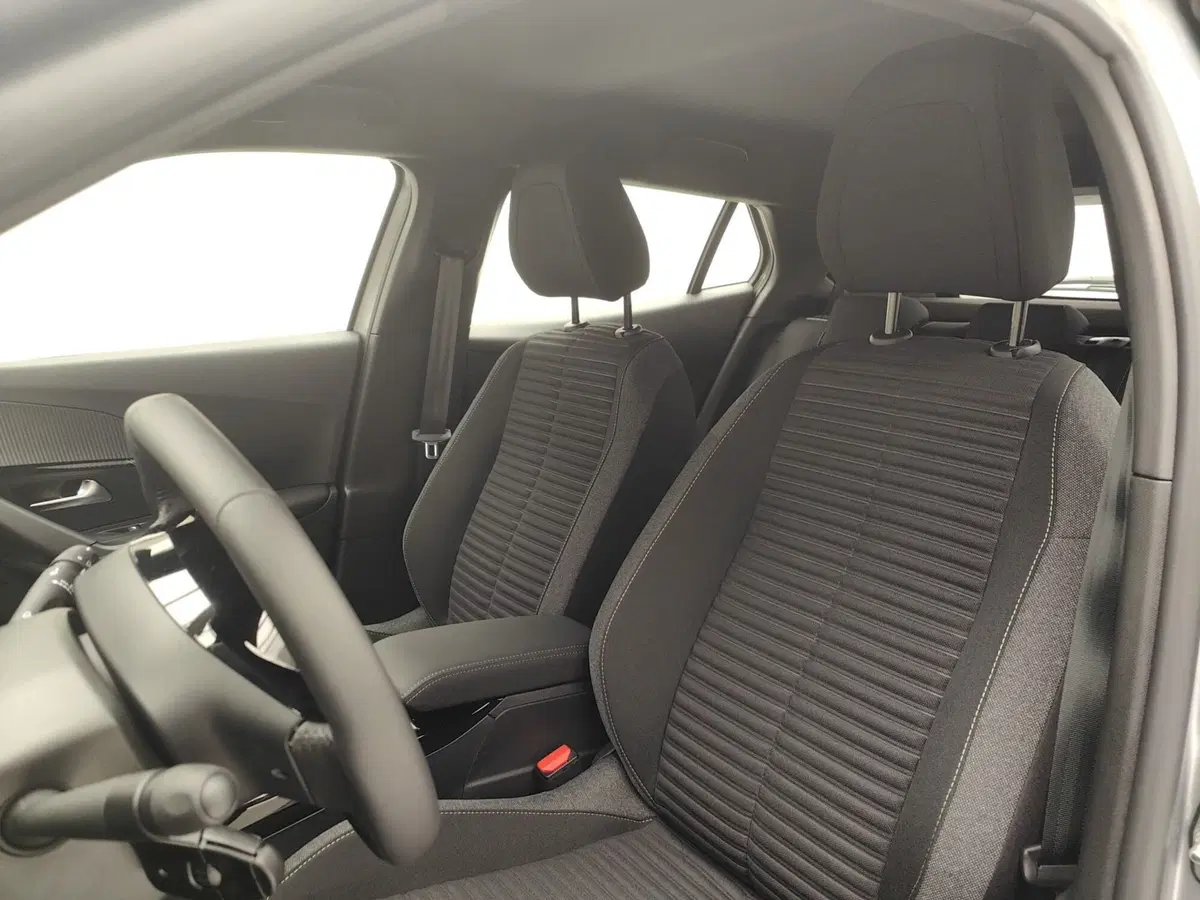 Peugeot 2008 nuova a Como (11)