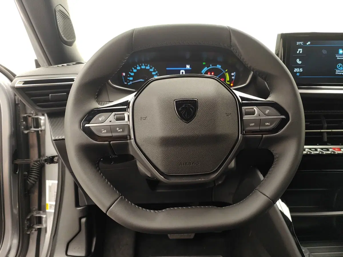 Peugeot 2008 nuova a Como (15)