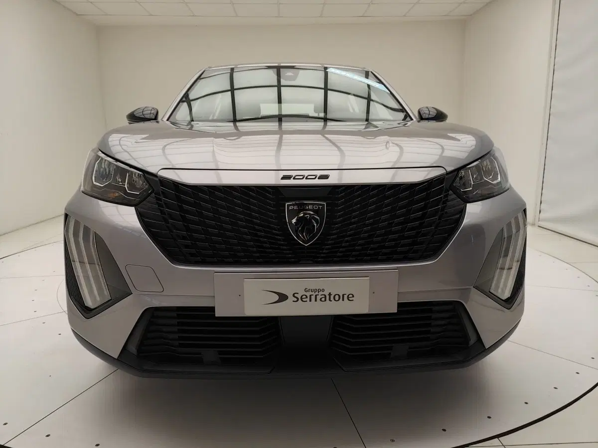 Peugeot 2008 nuova a Como (2)