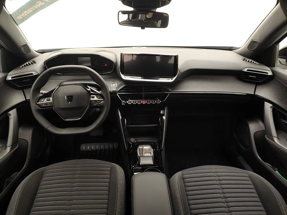 Peugeot 2008 nuova a Como (7)