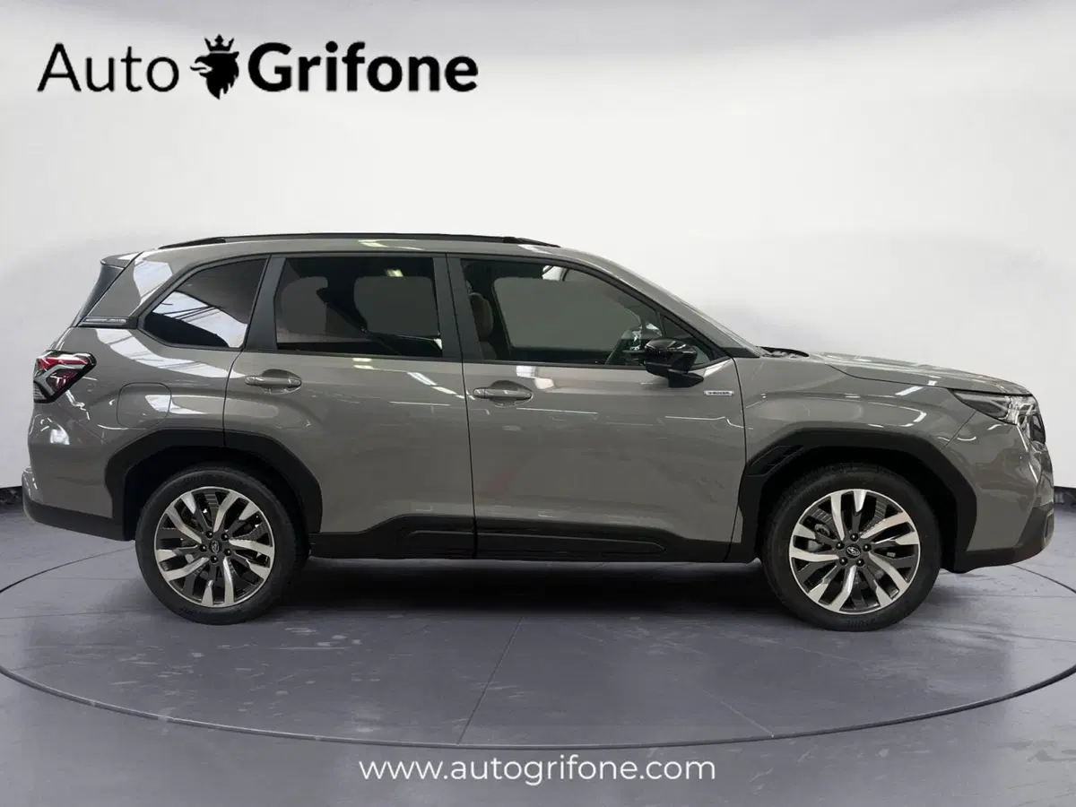 Subaru Forester nuova a Modena (6)