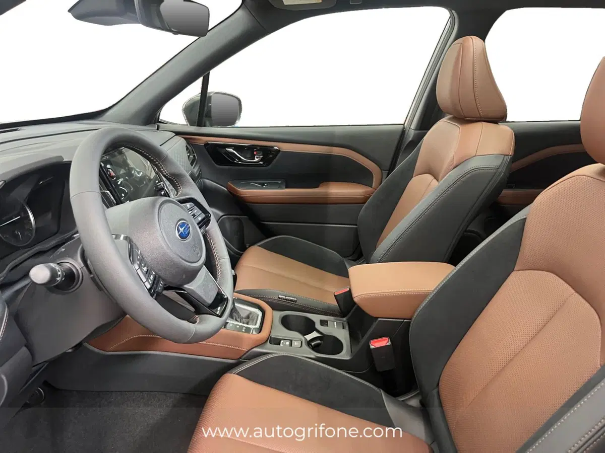 Subaru Forester nuova a Modena (9)