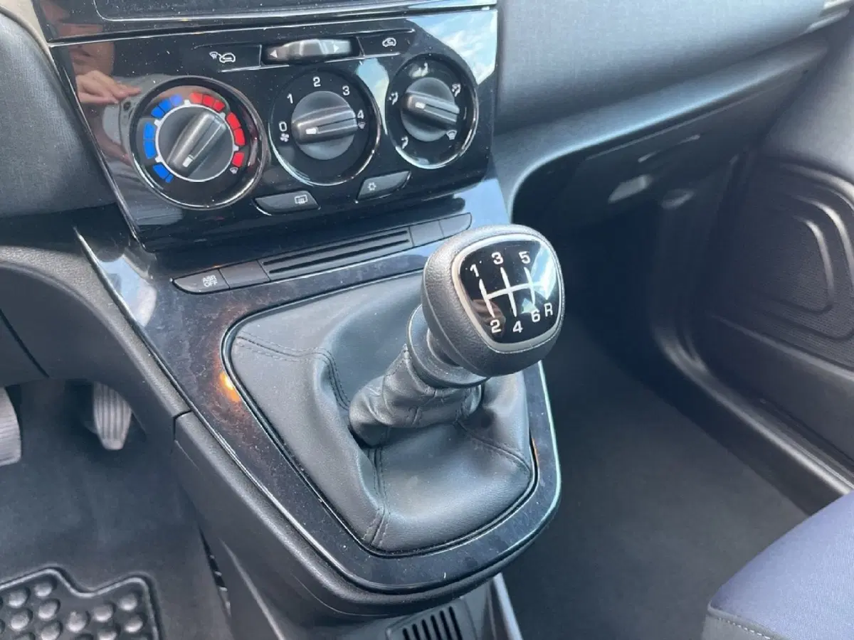 Lancia Ypsilon usata a Torino (12)