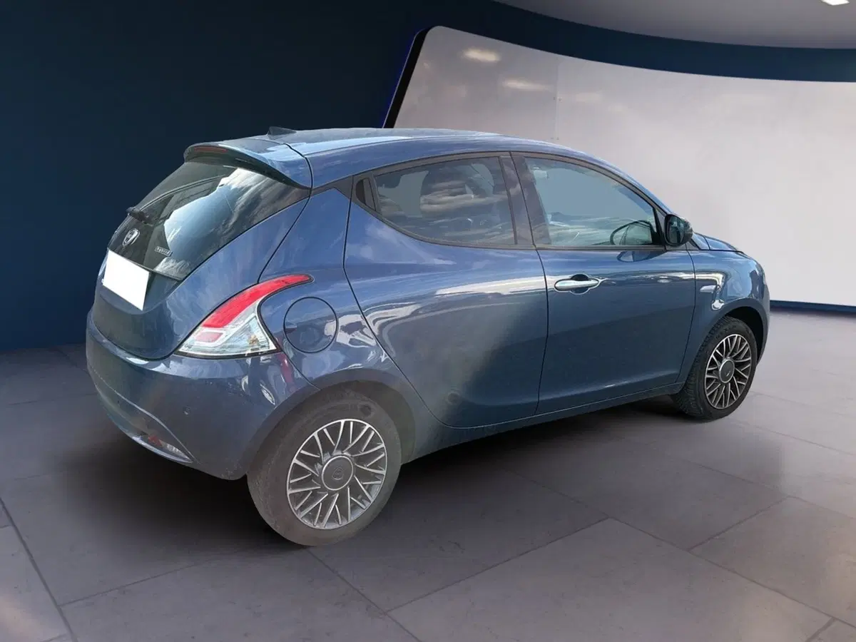 Lancia Ypsilon usata a Torino (4)