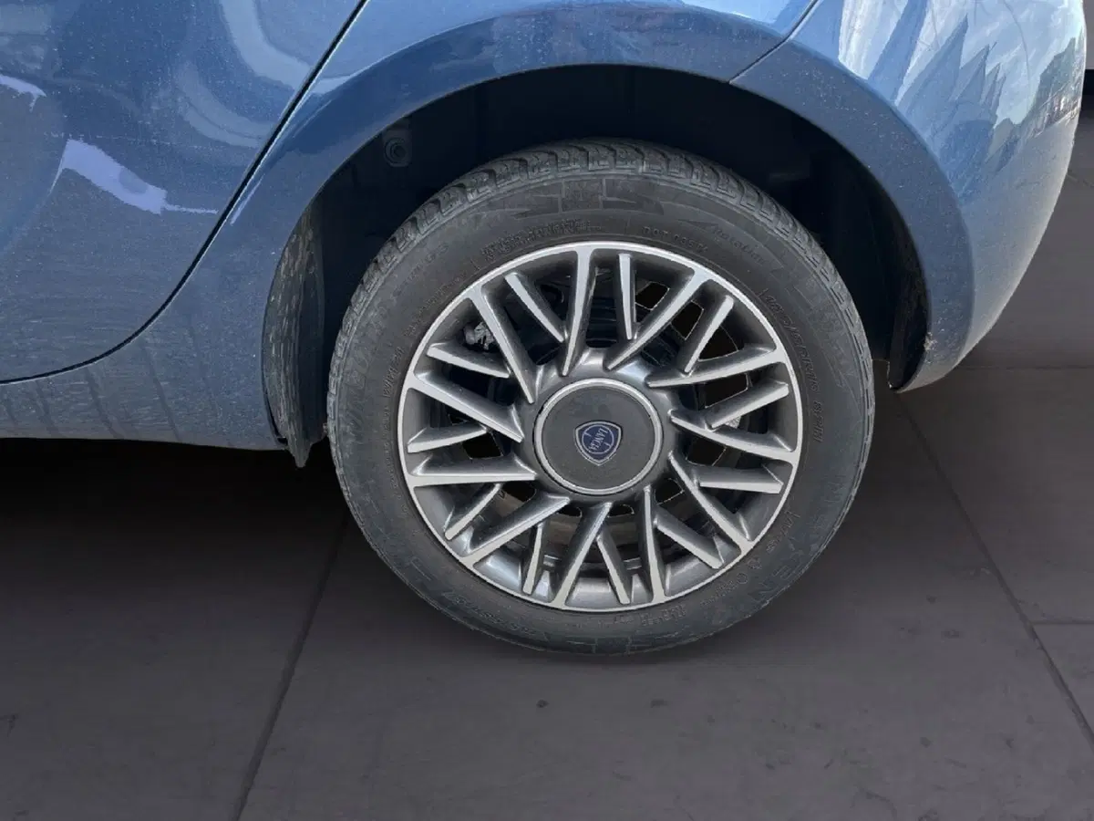 Lancia Ypsilon usata a Torino (7)