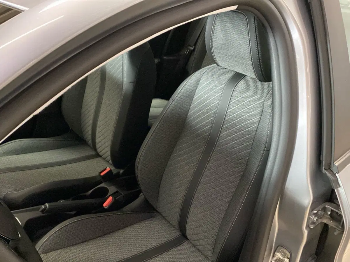 Peugeot 208 nuova a Torino (2)