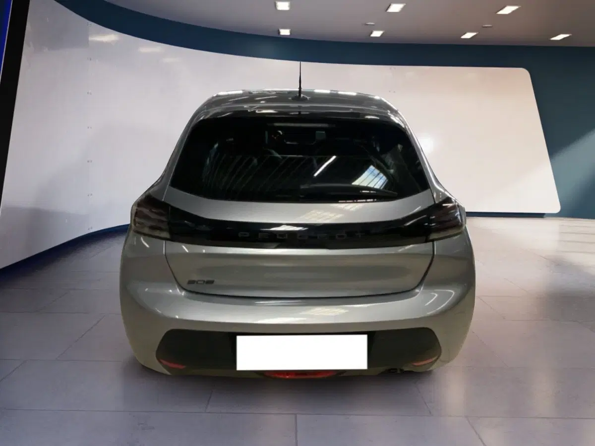 Peugeot 208 nuova a Torino (9)