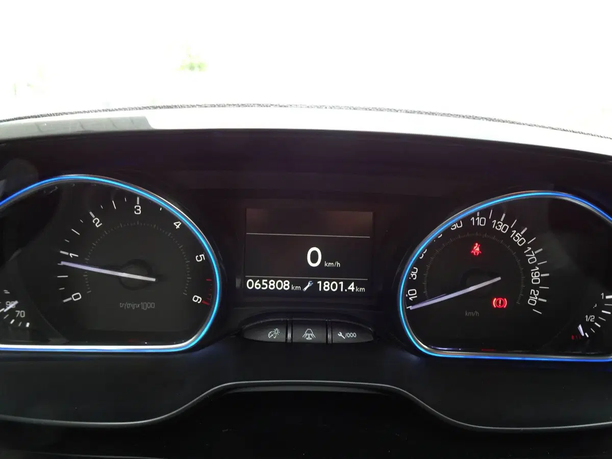 Peugeot 2008 usata a Padova (13)