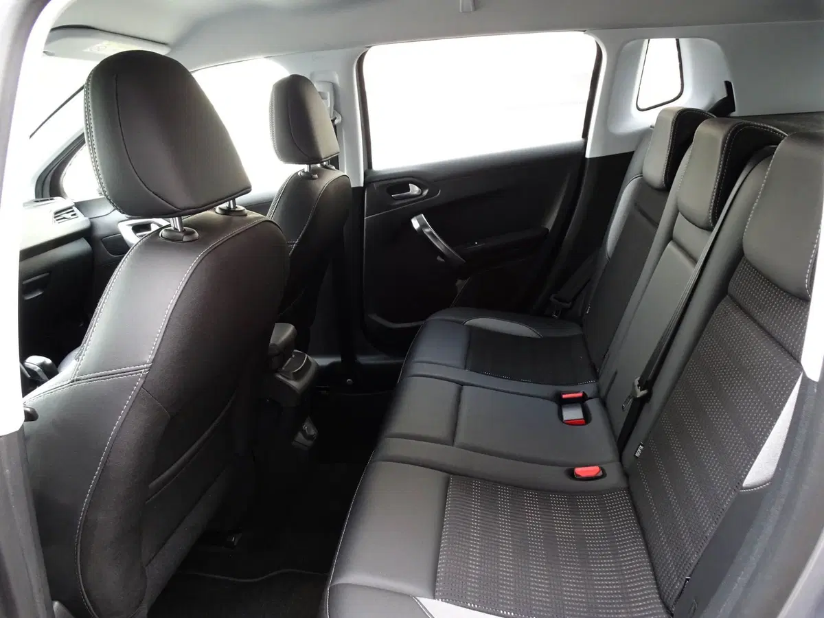 Peugeot 2008 usata a Padova (9)