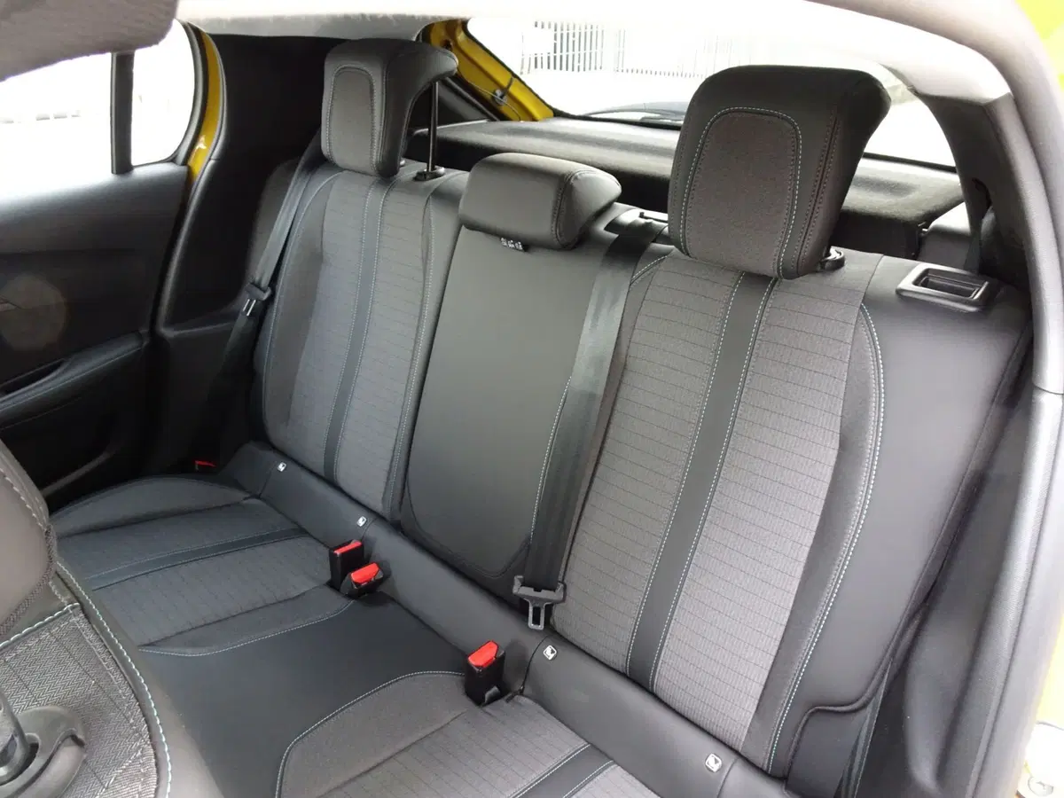 Peugeot 208 usata a Padova (10)