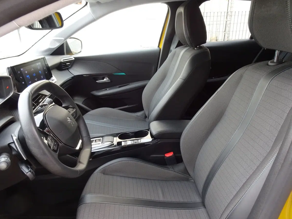 Peugeot 208 usata a Padova (8)