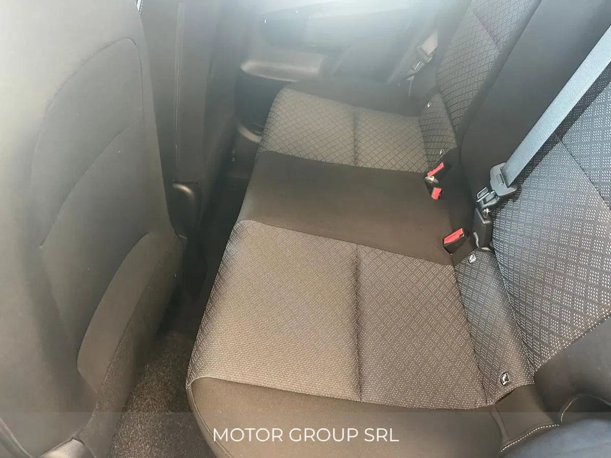 Kia Picanto nuova a Napoli (12)