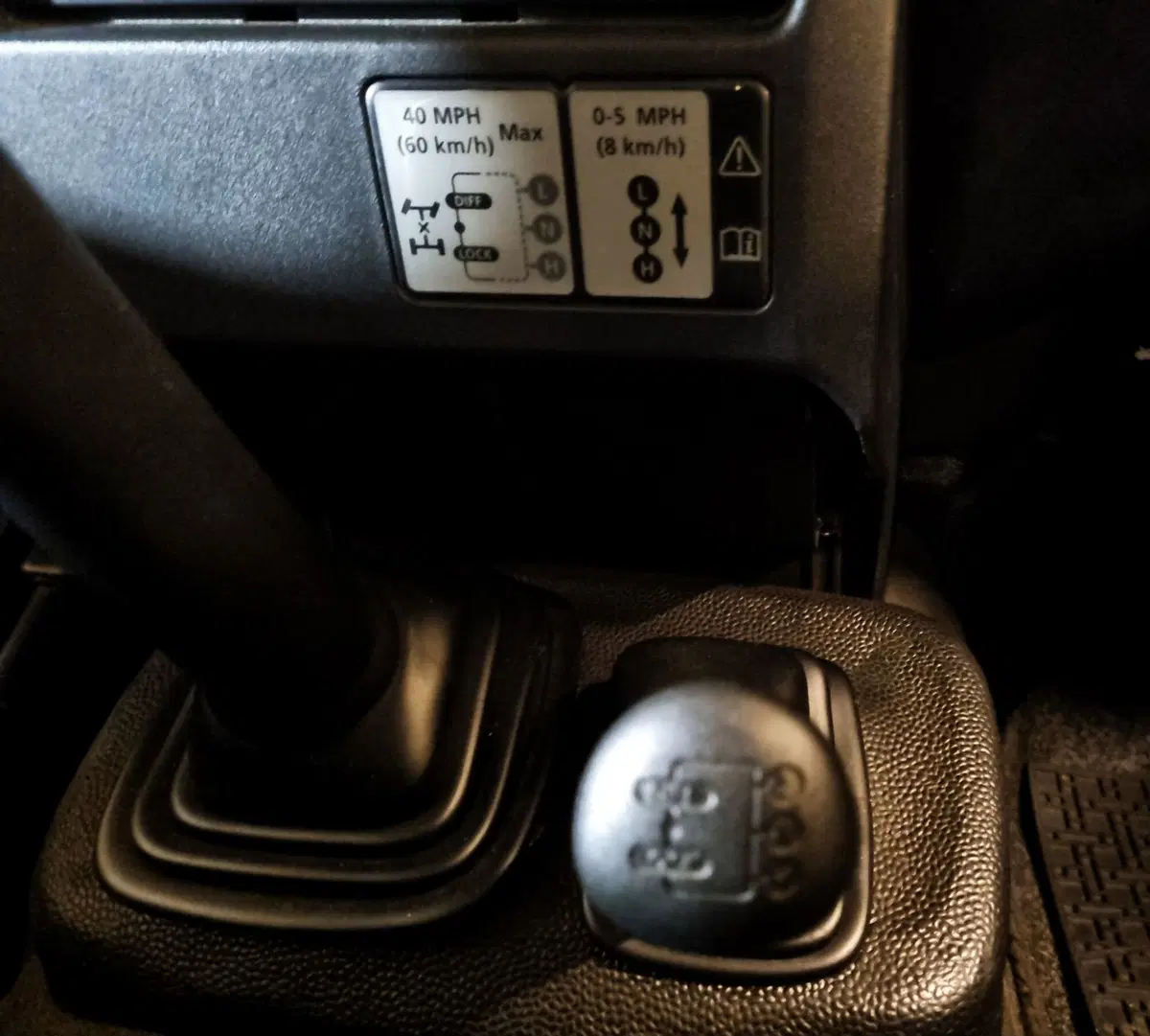 Land Rover Defender usata a Pavia (11)