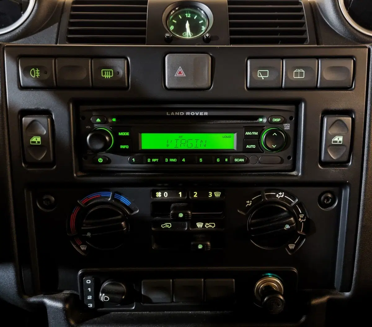 Land Rover Defender usata a Pavia (12)