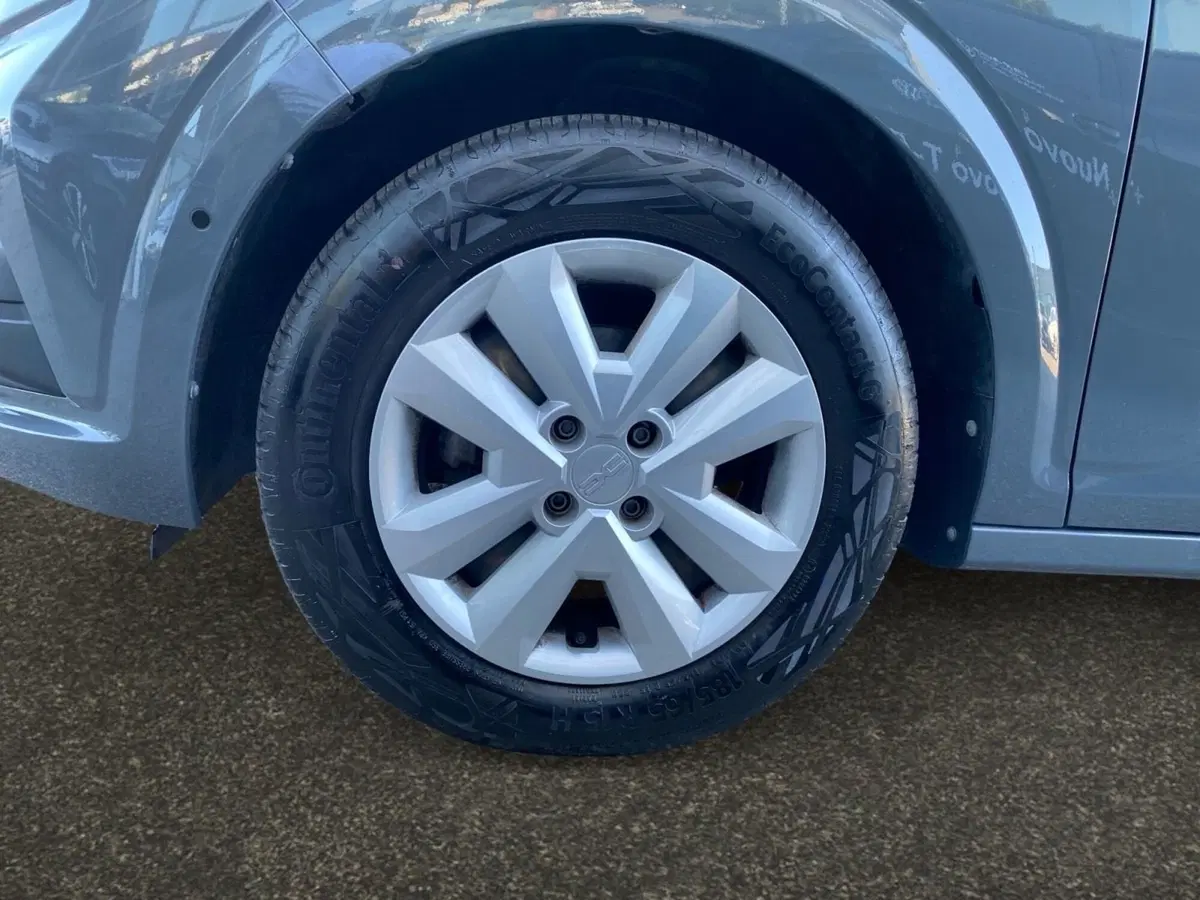 Dacia Sandero usata a Bologna (10)