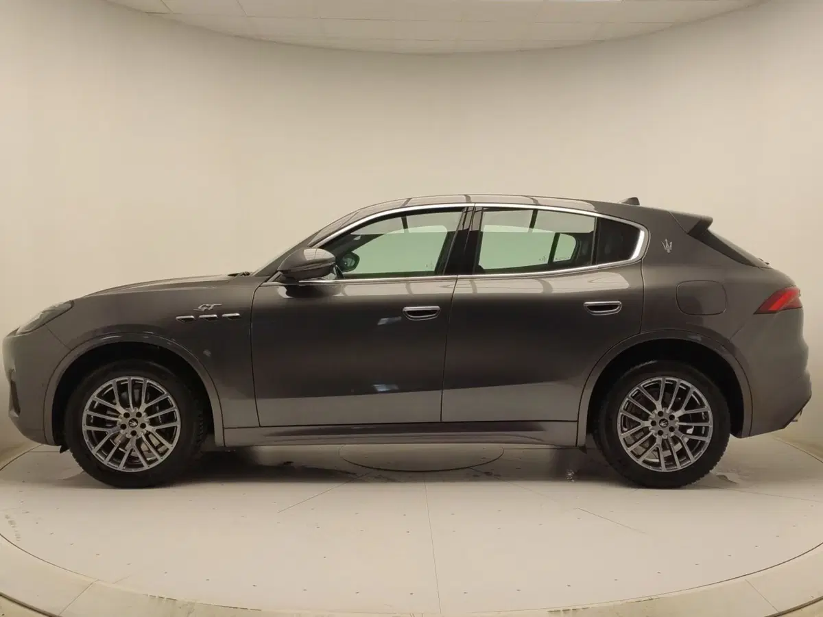 Maserati Grecale usata a Avellino (4)