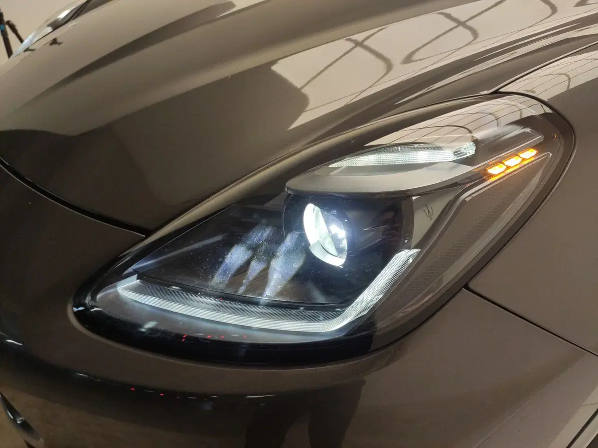 Maserati Grecale usata a Avellino (8)