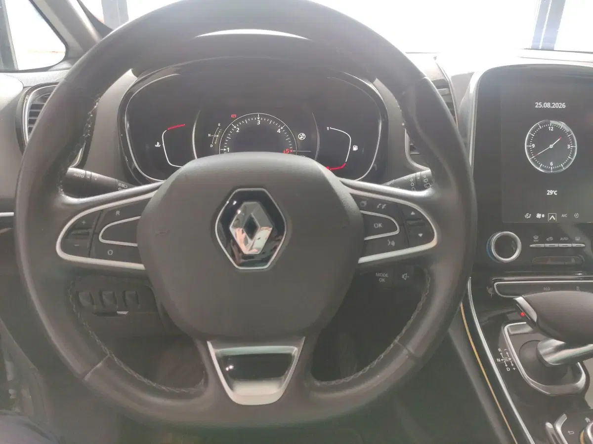 Renault Espace usata a Avellino (14)