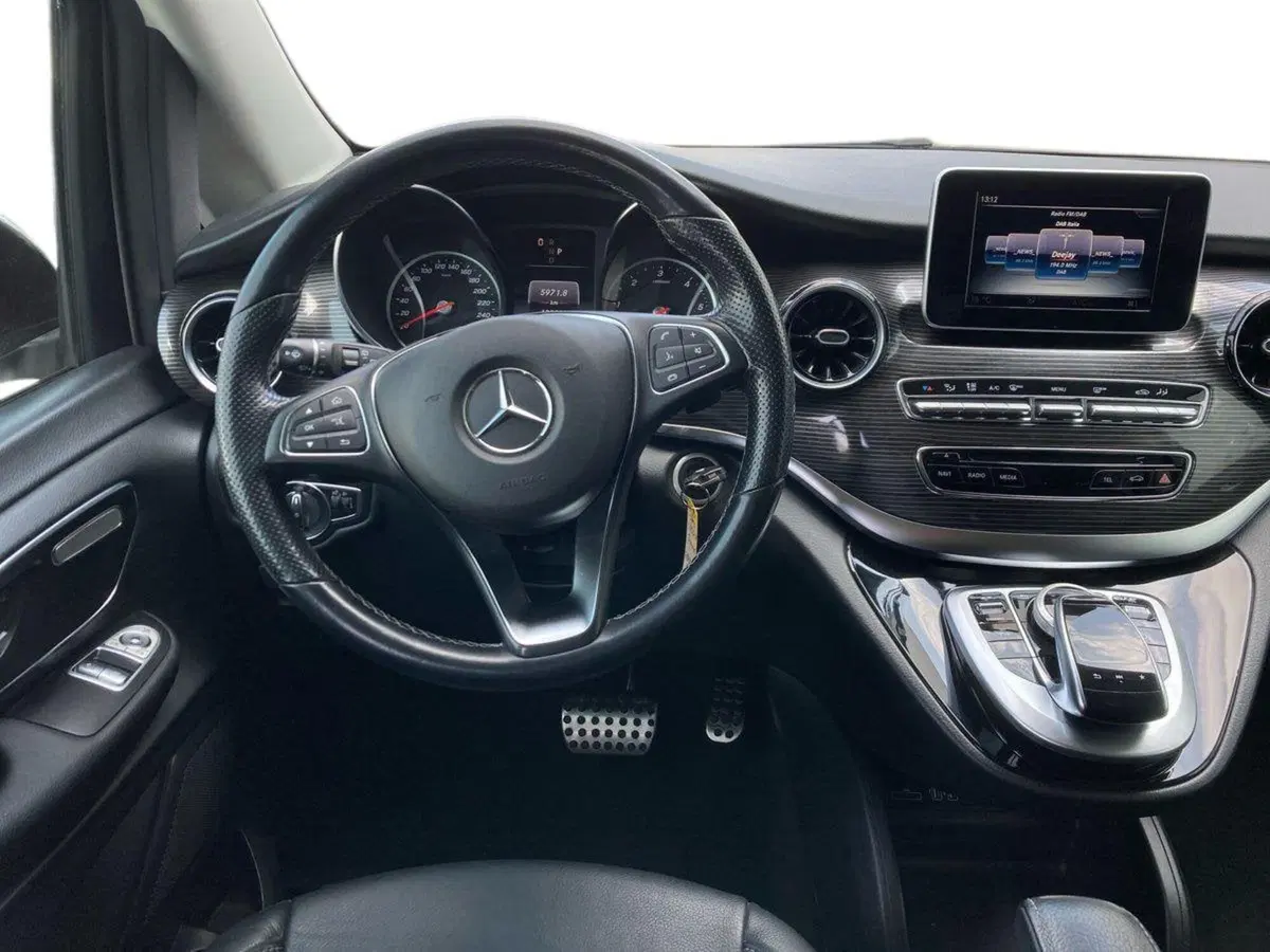 Mercedes-Benz Classe V usata a Milano (11)