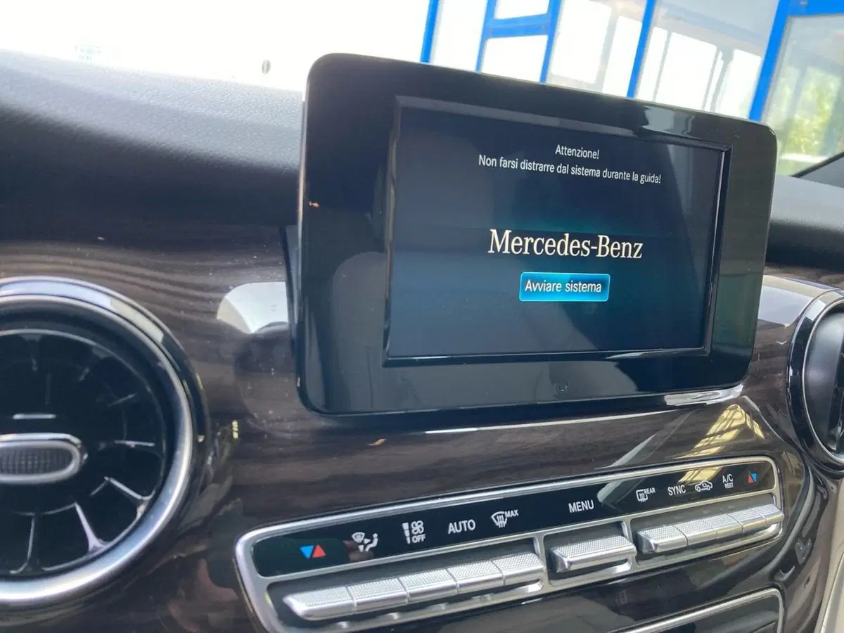 Mercedes-Benz Classe V usata a Milano (12)