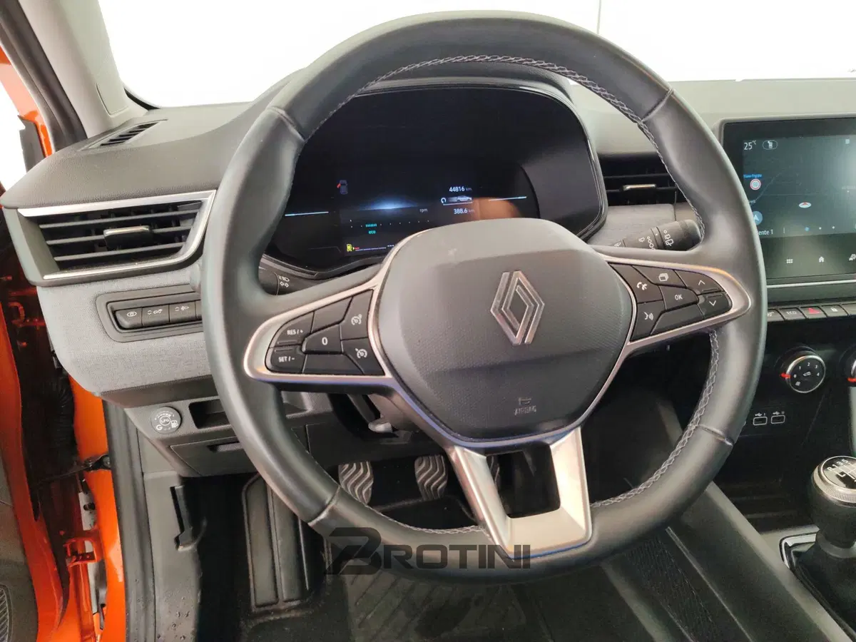 Renault Clio usata a Massa-Carrara (14)