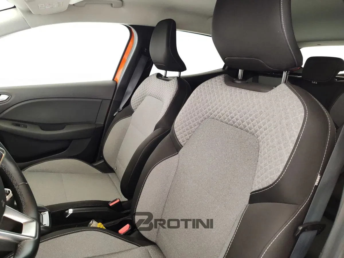 Renault Clio usata a Massa-Carrara (9)