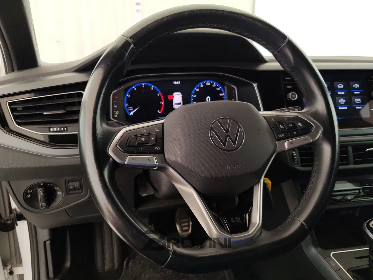 Volkswagen Polo usata a Massa-Carrara (14)