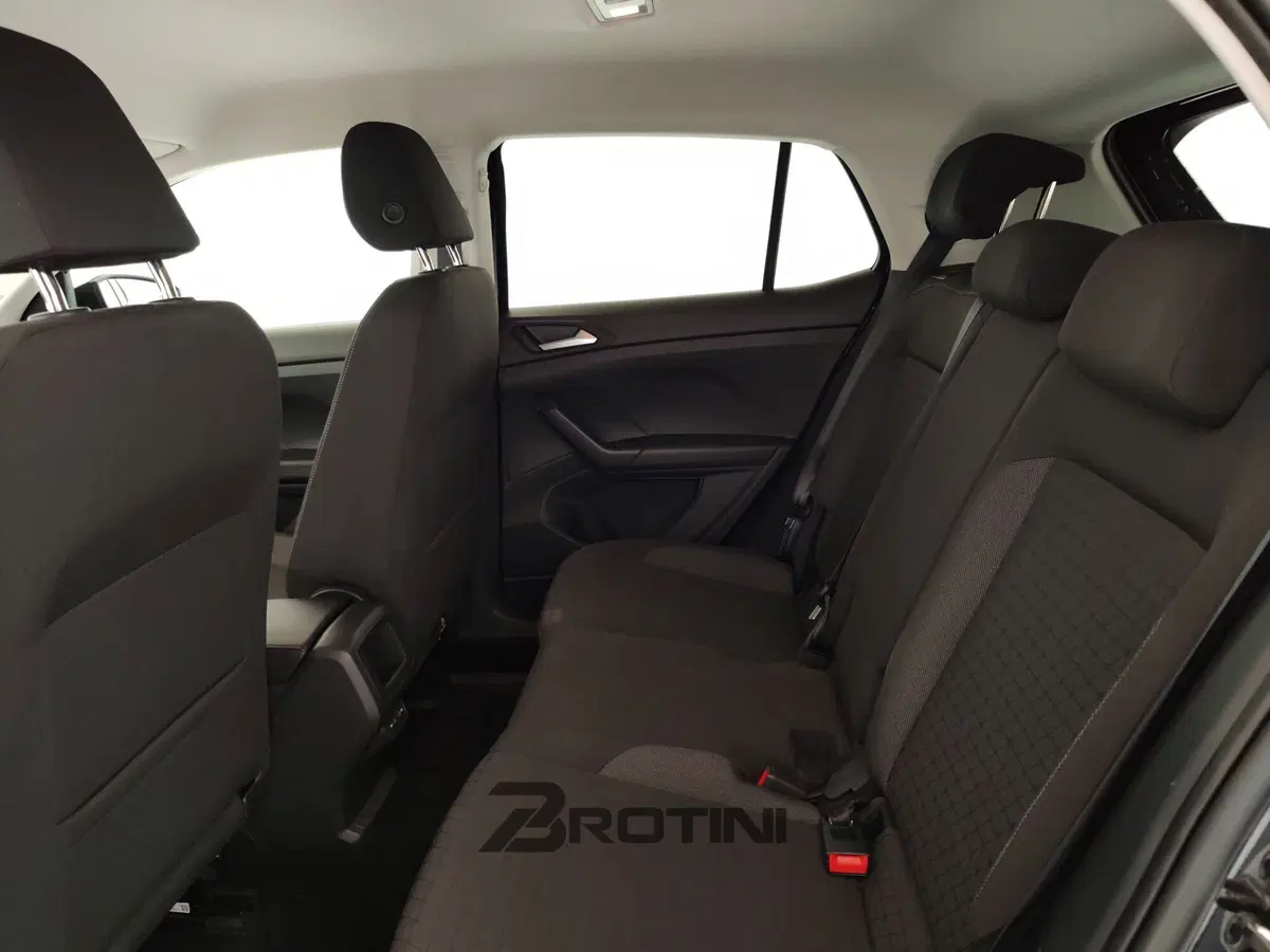 Volkswagen T-Cross usata a Massa-Carrara (10)