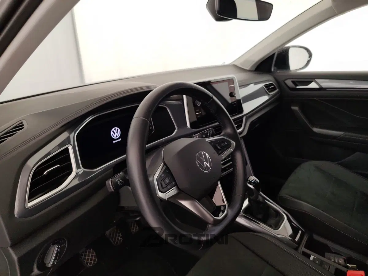 Volkswagen T-Roc usata a Massa-Carrara (8)