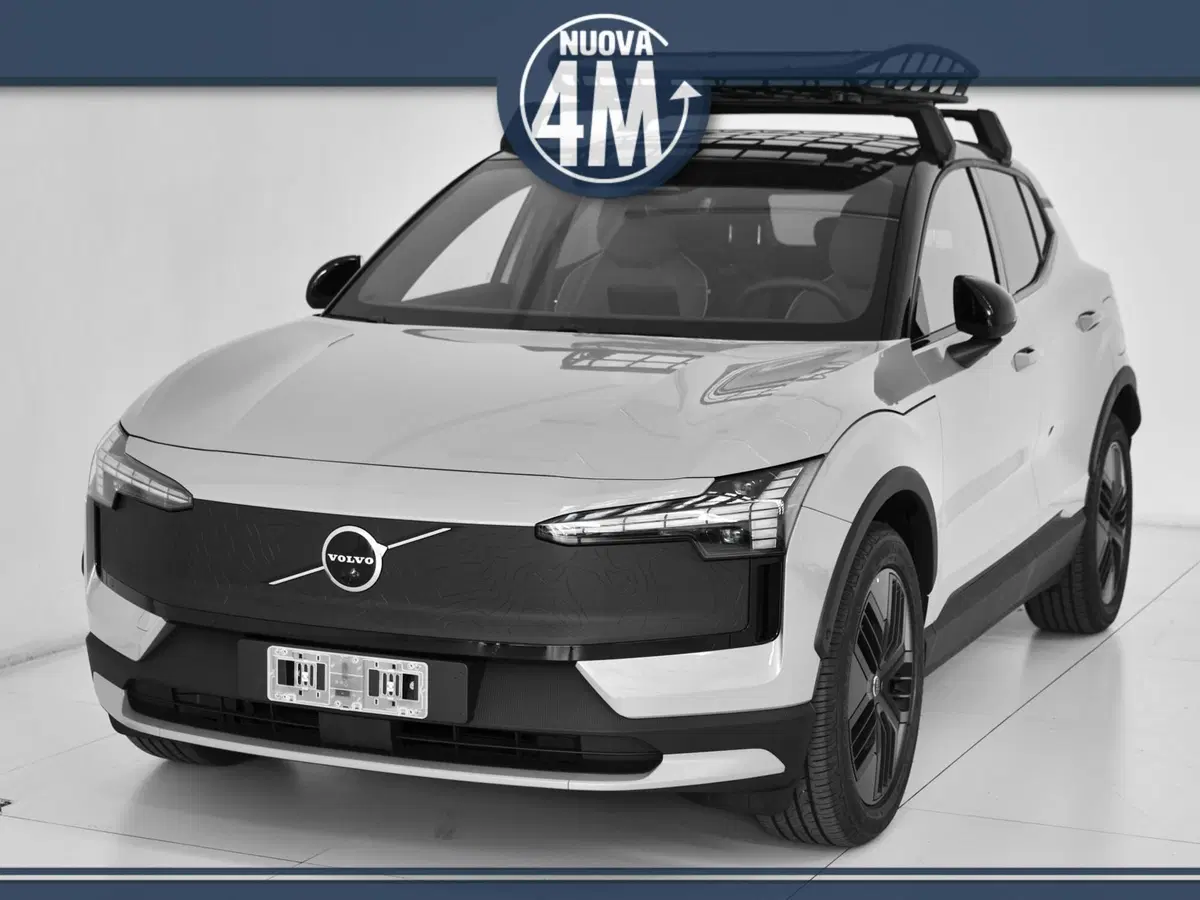 Volvo EX30 Cross Country nuova a Prato