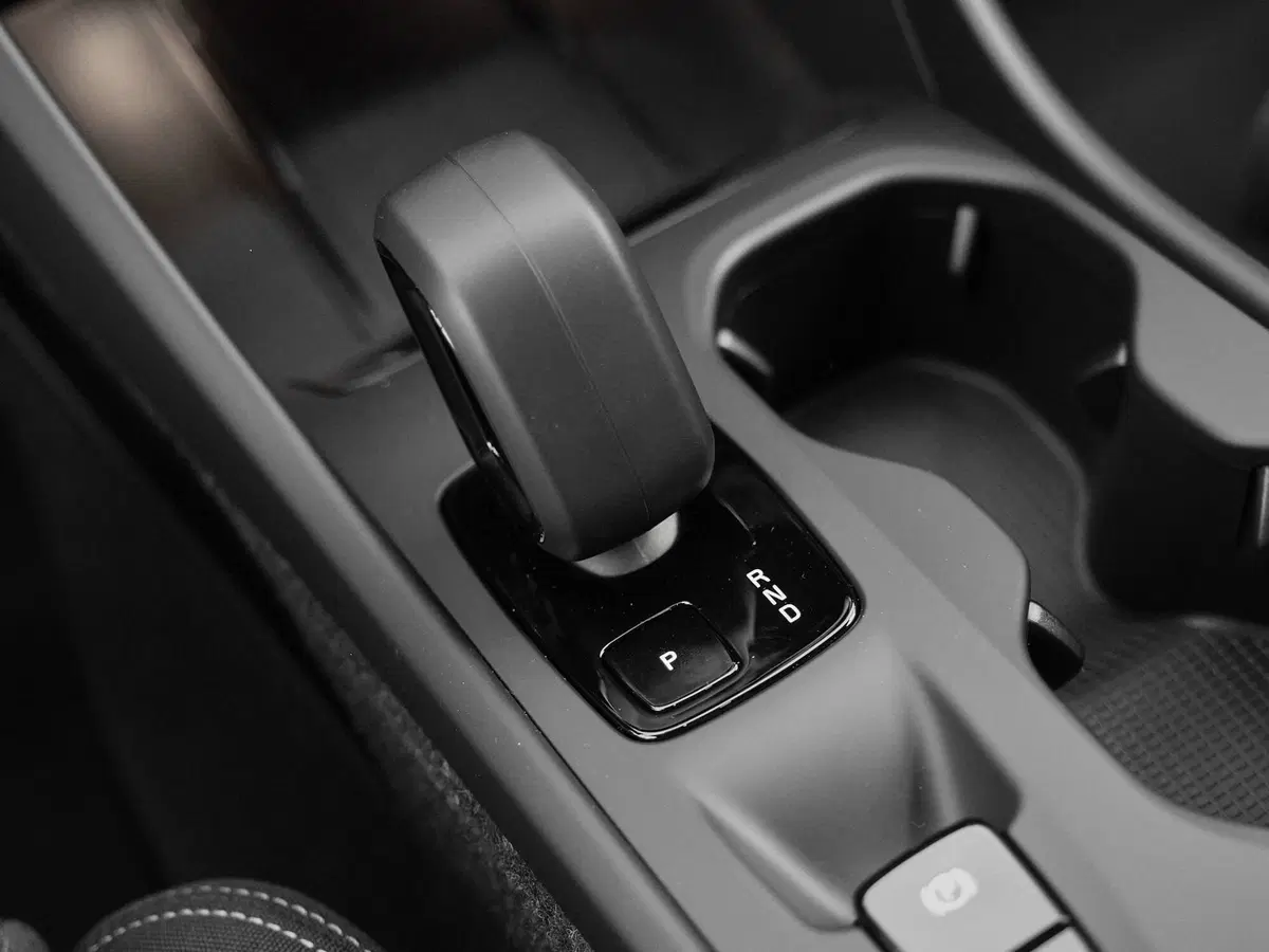 Volvo XC40 nuova a Prato (14)