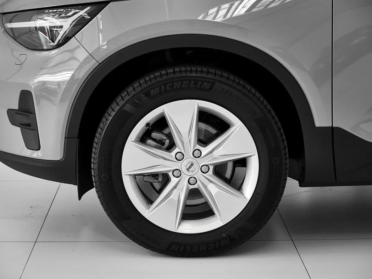 Volvo XC40 nuova a Prato (3)