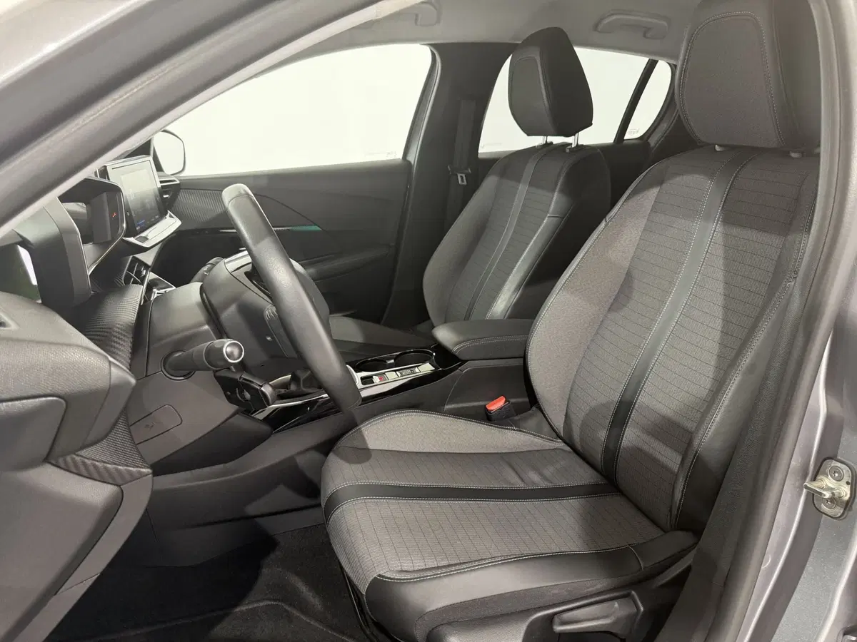 Peugeot 208 usata a Perugia (9)