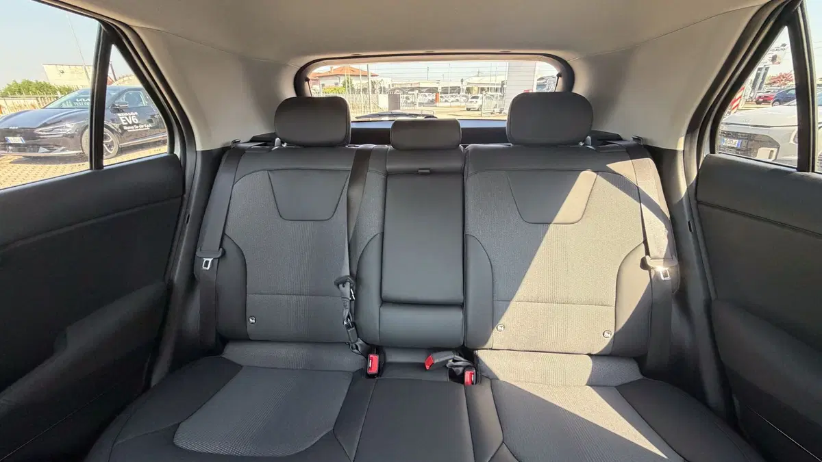 Kia Niro nuova a Vercelli (10)