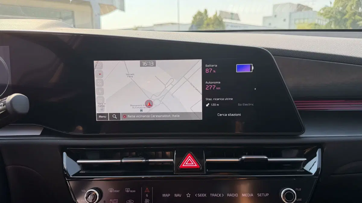 Kia Niro nuova a Vercelli (12)