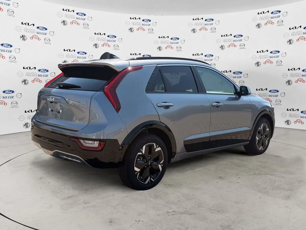 Kia Niro nuova a Vercelli (4)