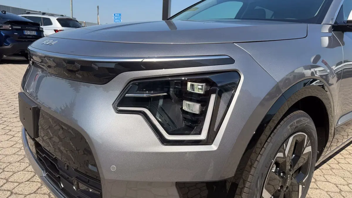 Kia Niro nuova a Vercelli (7)