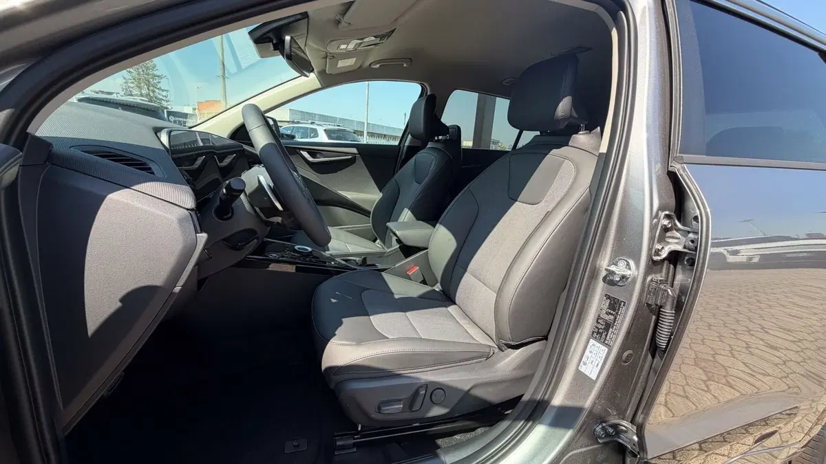 Kia Niro nuova a Vercelli (8)