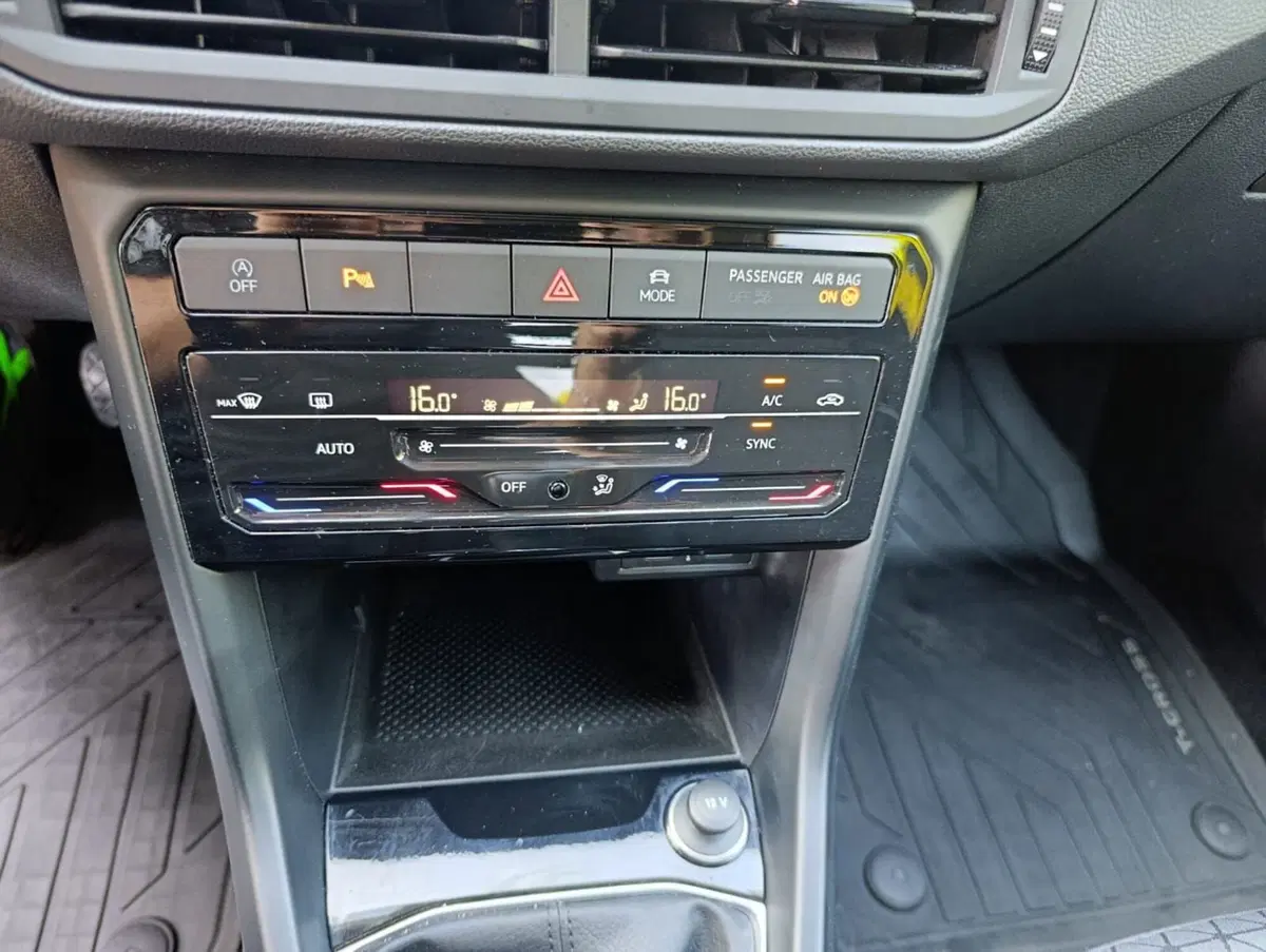 Volkswagen T-Cross usata a Massa-Carrara (16)
