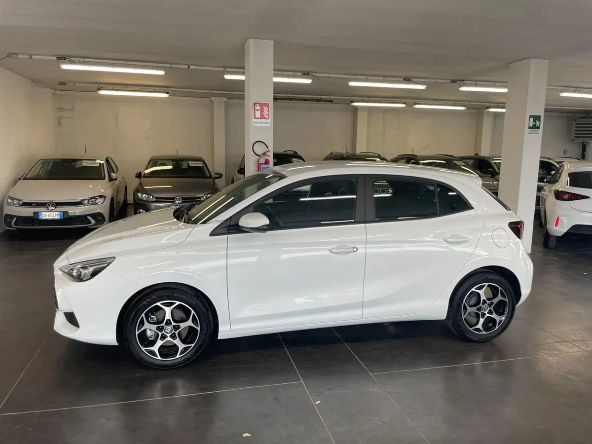 Mg MG3 nuova a Lucca (2)
