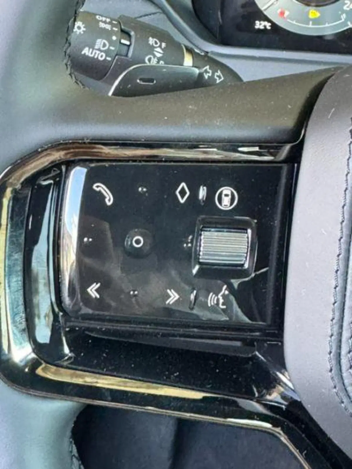 Land Rover Range Rover Velar nuova a Monza e Brianza (20)