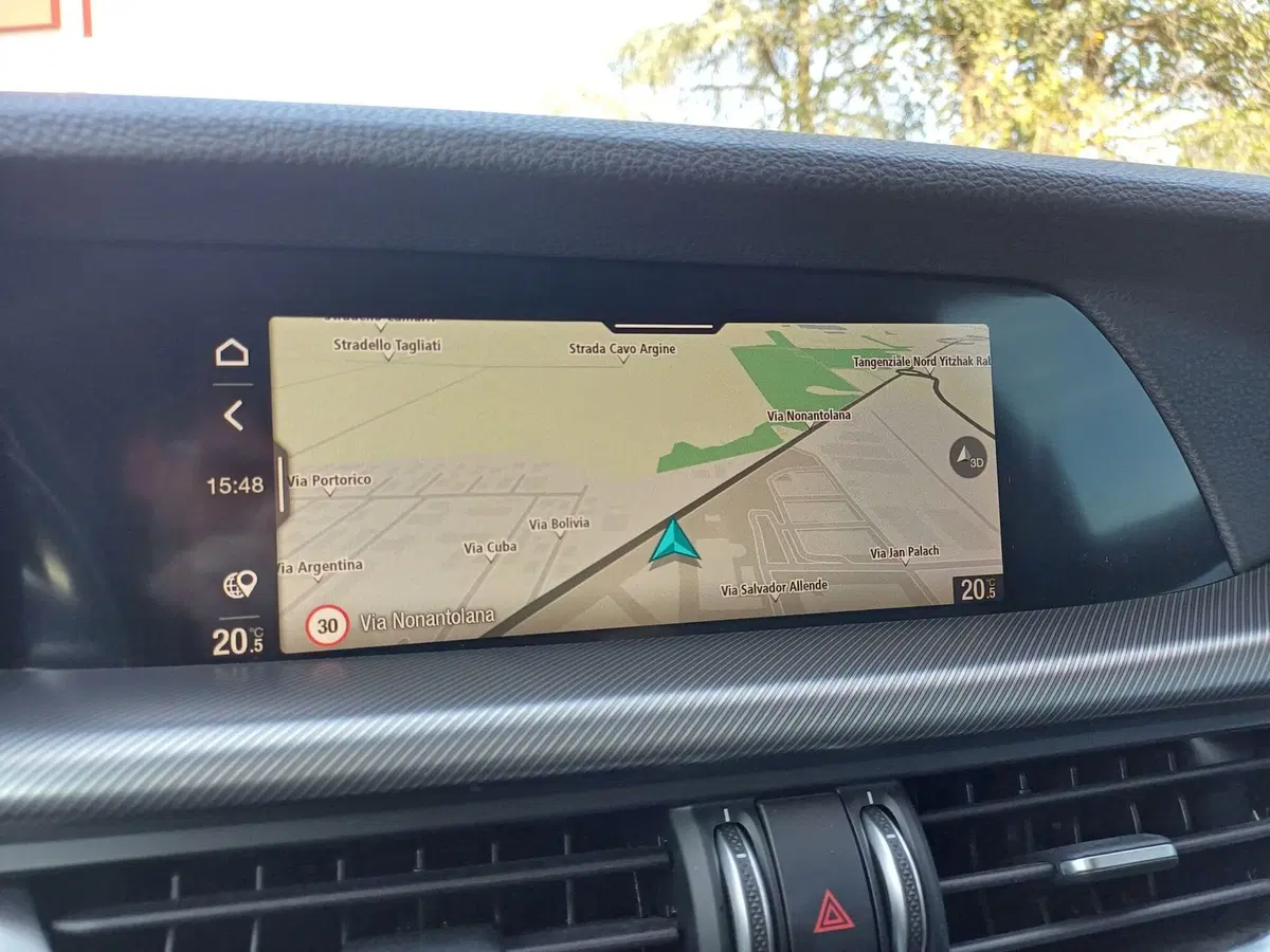 Alfa Romeo Stelvio usata a Modena (13)