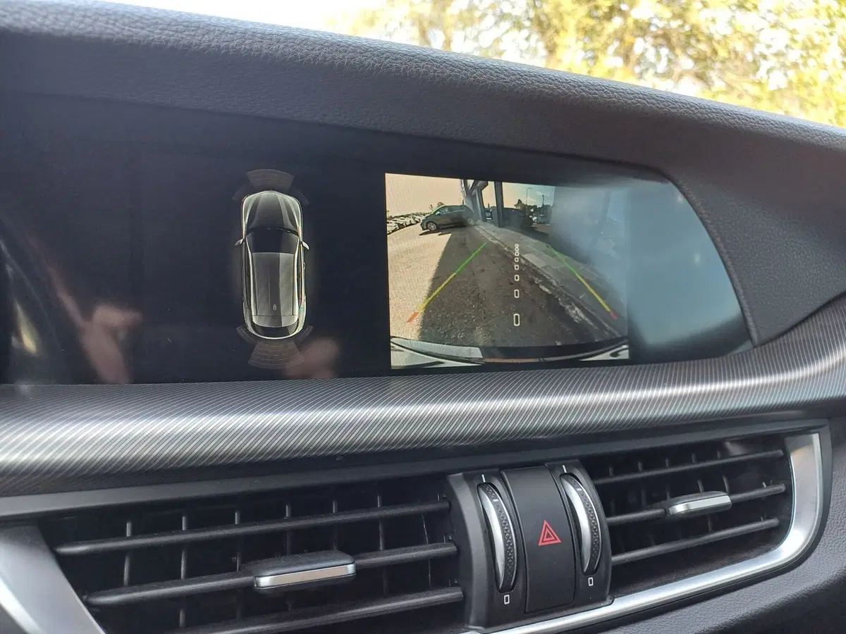 Alfa Romeo Stelvio usata a Modena (14)