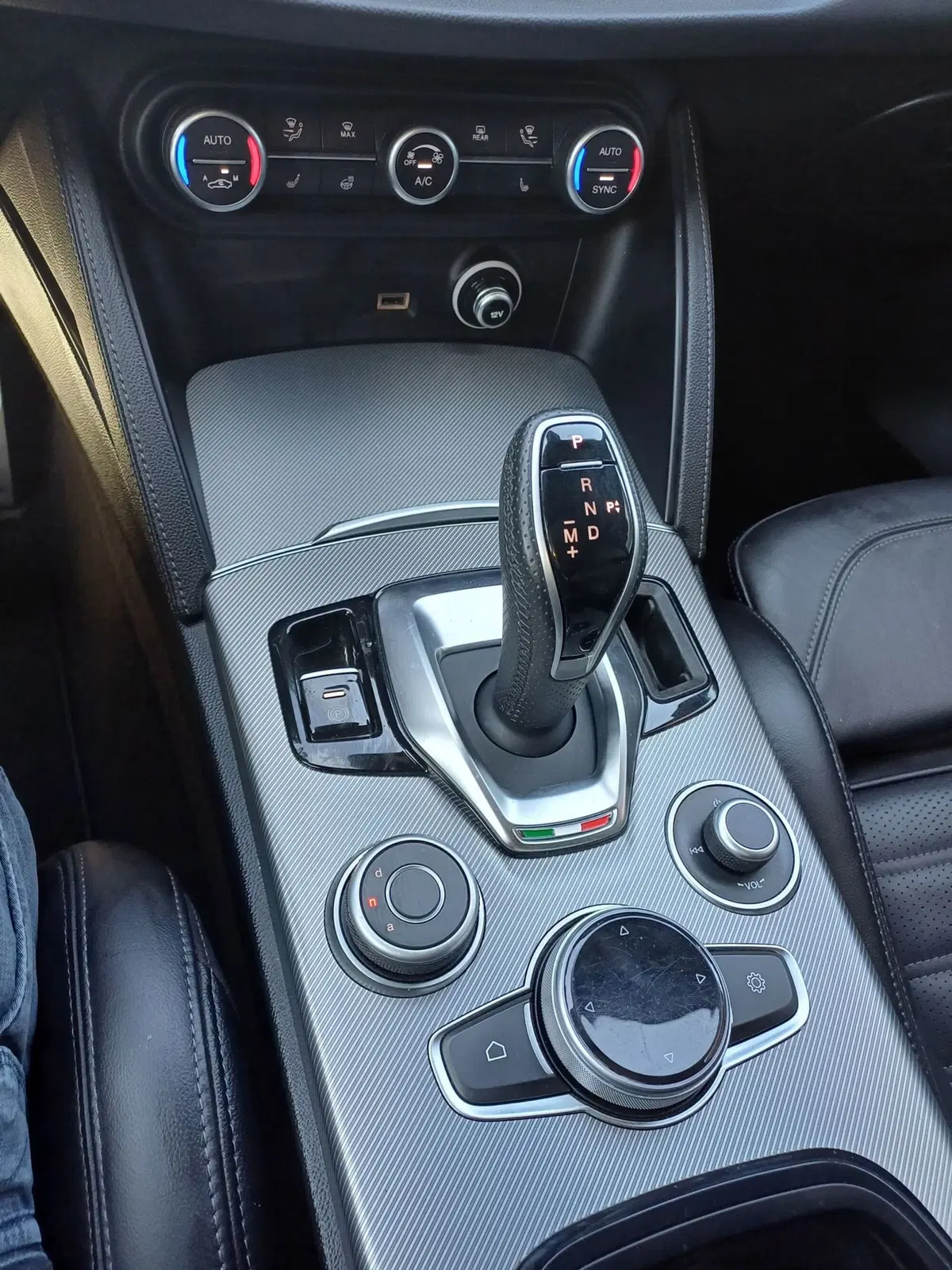 Alfa Romeo Stelvio usata a Modena (15)