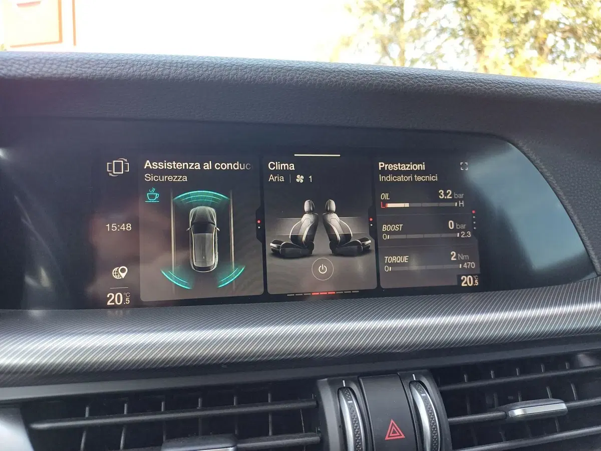 Alfa Romeo Stelvio usata a Modena (18)